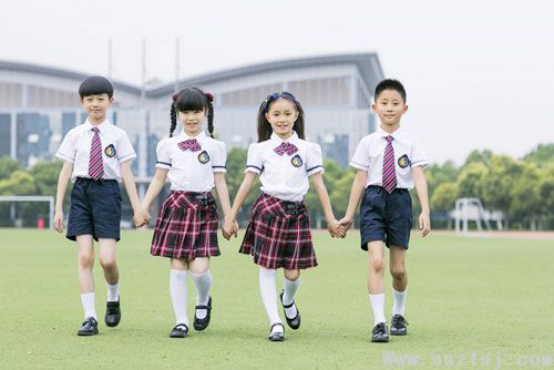 校服意见出台